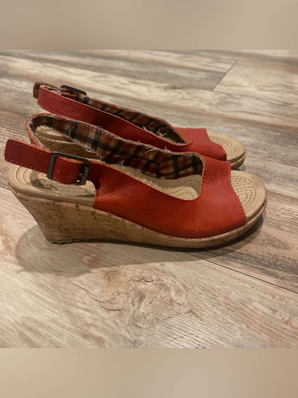 Crocs A-Leigh Orange Leather Slingback Peep Toe Cork Wedge Women's 7 Sandals